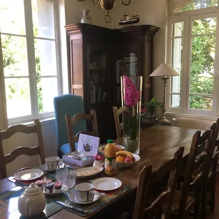 Bed & Breakfast Au Charme Des Pommiers 3*