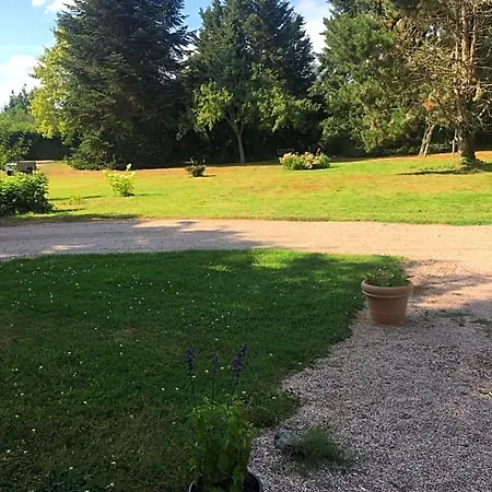 Au Charme Des Pommiers 3*